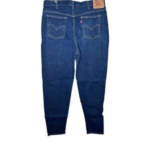 VINTAGE Levi’s High Waisted Relaxed Fit Tapered Leg Jeans 
Size 18